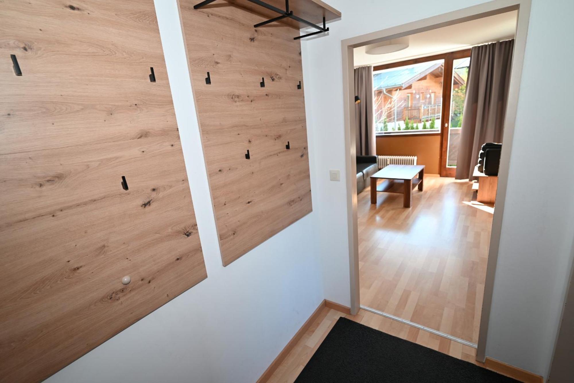 Haus 3 Top 16 - LowBudget Apartment Kaprun Buitenkant foto